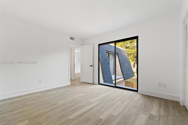 14201 SW 94th Cir Ln 103-5, Miami, FL 33186