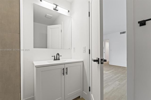 14201 SW 94th Cir Ln 103-5, Miami, FL 33186