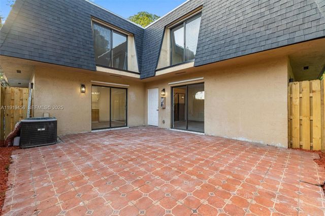 14201 SW 94th Cir Ln 103-5, Miami, FL 33186