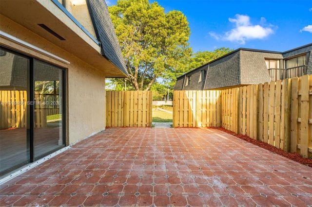 14201 SW 94th Cir Ln 103-5, Miami, FL 33186