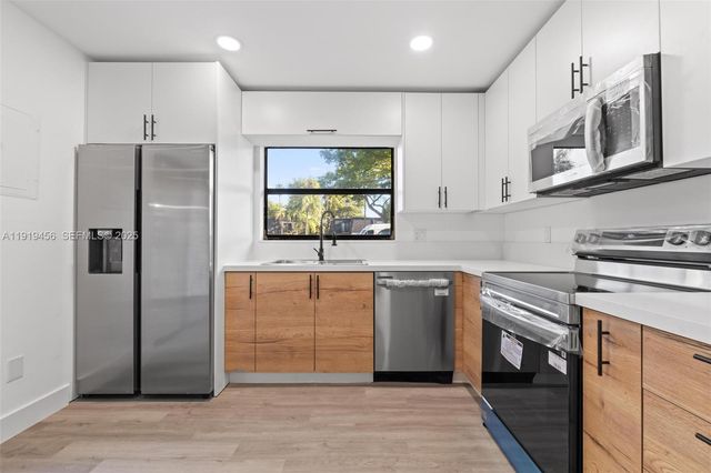 14201 SW 94th Cir Ln 103-5, Miami, FL 33186