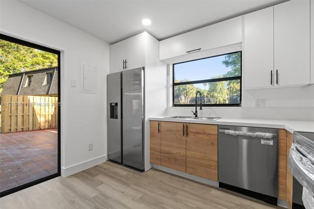 14201 SW 94th Cir Ln 103-5, Miami, FL 33186