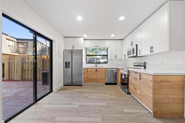 14201 SW 94th Cir Ln 103-5, Miami, FL 33186