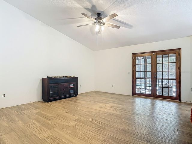 2420 QUAILS ROOST PLACE, De Leon Springs, FL 32130