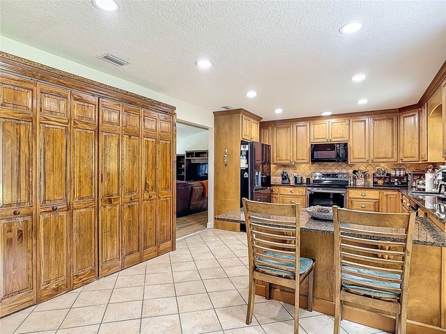 2420 QUAILS ROOST PLACE, De Leon Springs, FL 32130