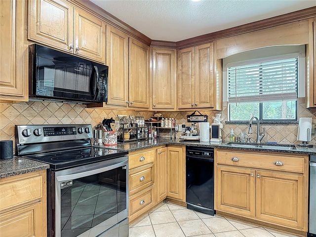 2420 QUAILS ROOST PLACE, De Leon Springs, FL 32130