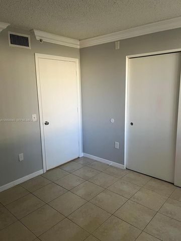 9907 Westwood Dr 17-2, Tamarac, FL 33321