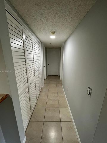 9907 Westwood Dr 17-2, Tamarac, FL 33321