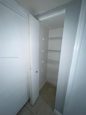 9907 Westwood Dr 17-2, Tamarac, FL 33321