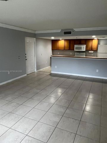 9907 Westwood Dr 17-2, Tamarac, FL 33321