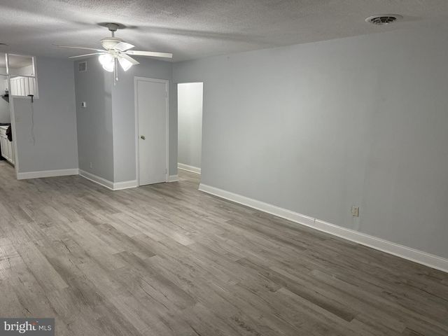 14 W STEPHEN DRIVE, Newark, DE 19713