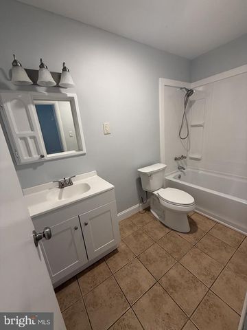 14 W STEPHEN DRIVE, Newark, DE 19713