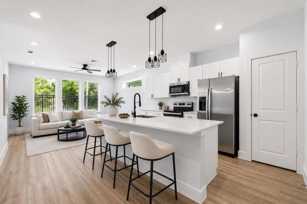 4214 Larkspur Street B, Houston, TX 77051