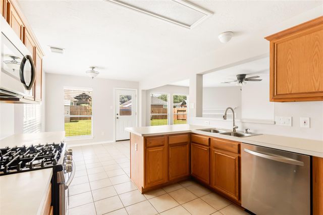 7142 Garnet Hill Lane, Humble, TX 77346