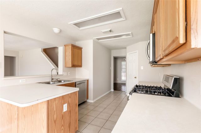 7142 Garnet Hill Lane, Humble, TX 77346