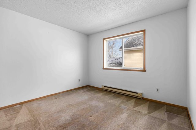 1941 57th Avenue S, Fargo, ND 58104