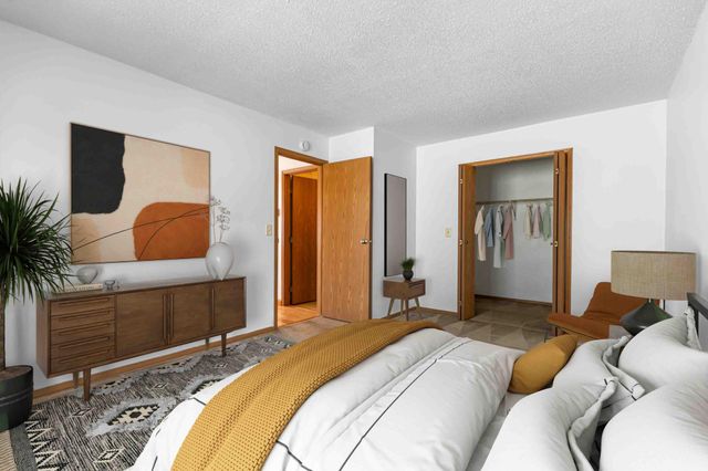 1941 57th Avenue S, Fargo, ND 58104