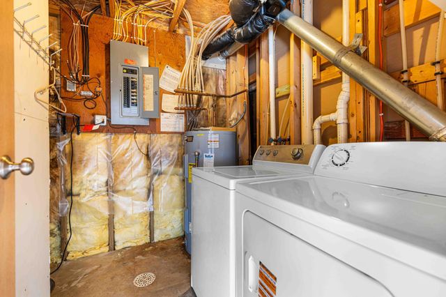 1941 57th Avenue S, Fargo, ND 58104