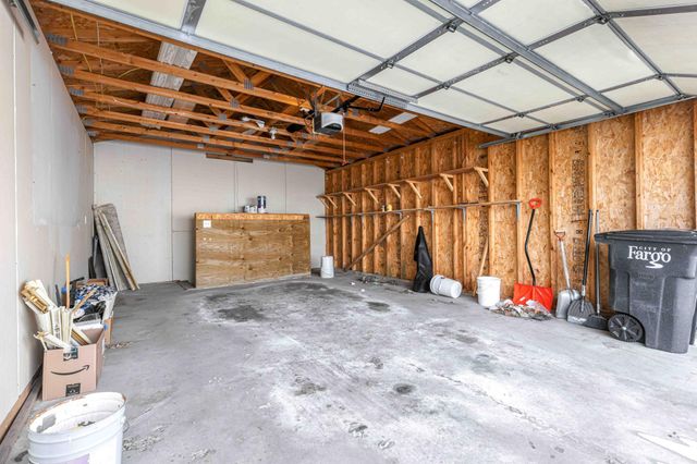 1941 57th Avenue S, Fargo, ND 58104