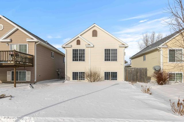 1941 57th Avenue S, Fargo, ND 58104