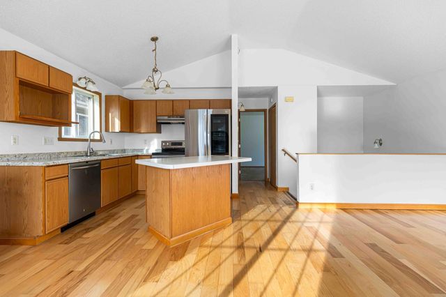 1941 57th Avenue S, Fargo, ND 58104