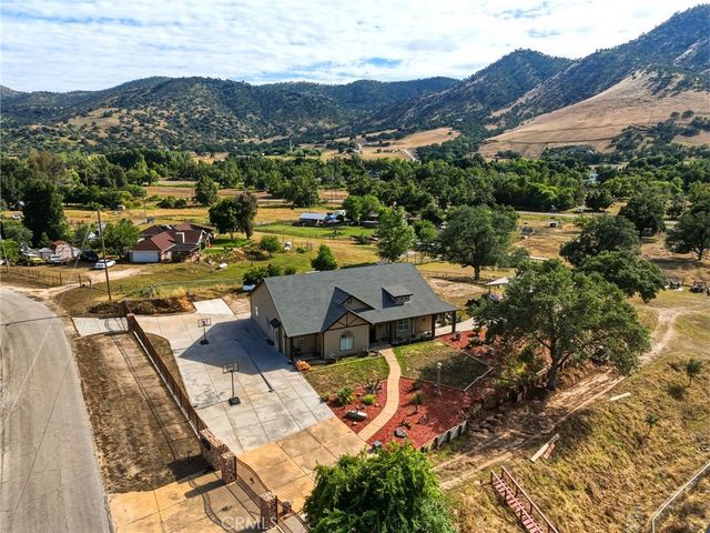 7197 Perlman, Sanger, CA 93657