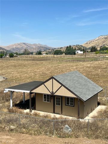 7197 Perlman, Sanger, CA 93657