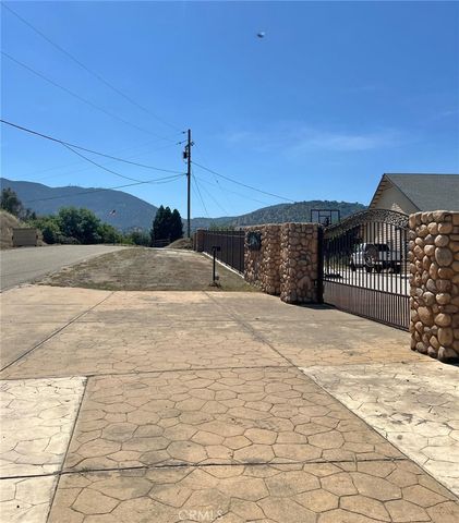 7197 Perlman, Sanger, CA 93657