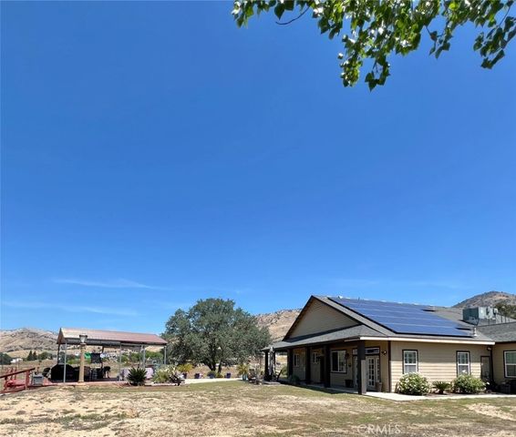 7197 Perlman, Sanger, CA 93657