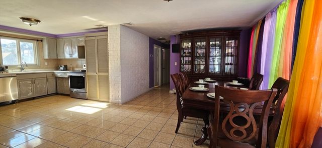 30 Aspen St, Brockton, MA 02302