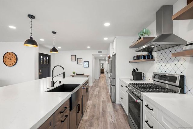 13 Antigua Court, Coronado, CA 92118