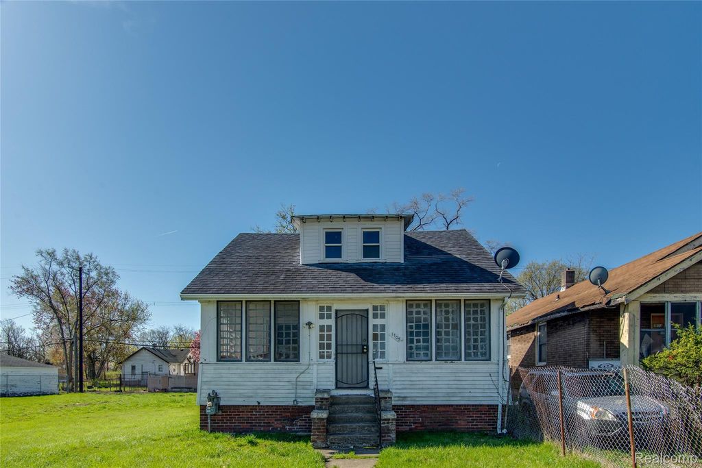 1105 Adeline Street, Highland Park, MI 48203