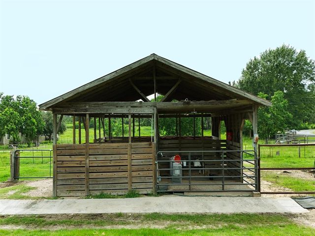 409 Moffett Springs Road, Huntsville, TX 77320