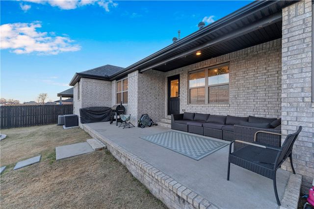 410 Brooke Street, Tontitown, AR 72762