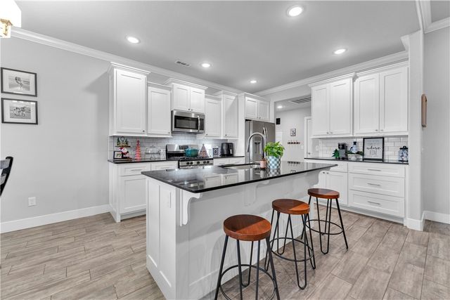 410 Brooke Street, Tontitown, AR 72762