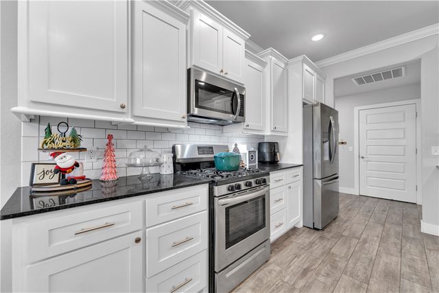 410 Brooke Street, Tontitown, AR 72762