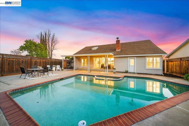 552 552 Hanover St, Livermore, CA 94551