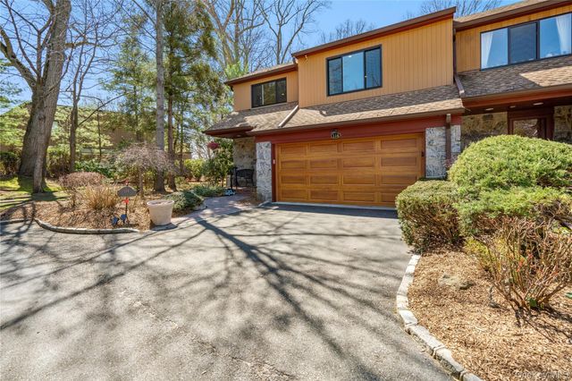 114 The Crescent, Roslyn Heights, NY 11577