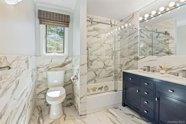 114 The Crescent, Roslyn Heights, NY 11577