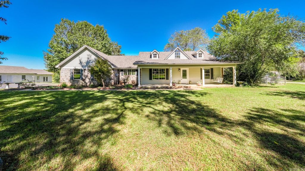 232 Sunny Gap Rd, Conway, AR 72032