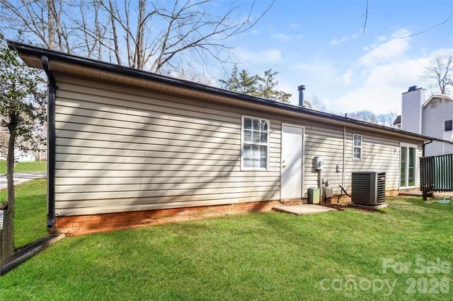 2001 Teddington Drive, Charlotte, NC 28214