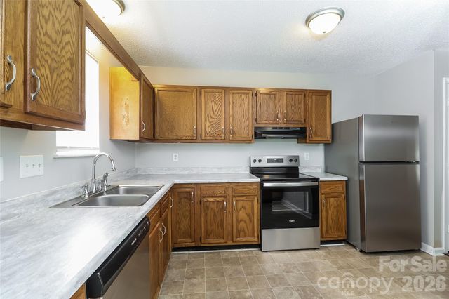 2001 Teddington Drive, Charlotte, NC 28214