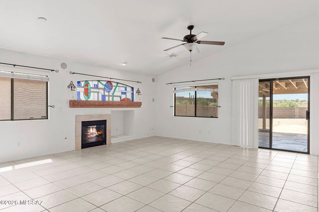 7700 N Sun Flair Drive, Tucson, AZ 85741