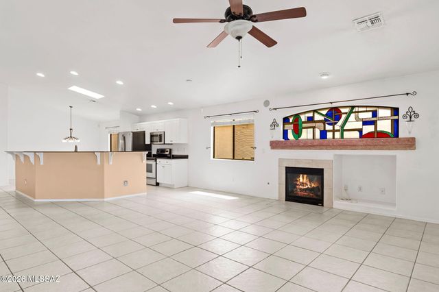 7700 N Sun Flair Drive, Tucson, AZ 85741