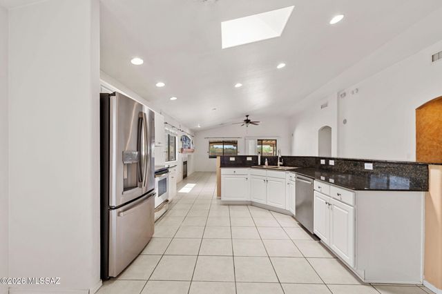 7700 N Sun Flair Drive, Tucson, AZ 85741