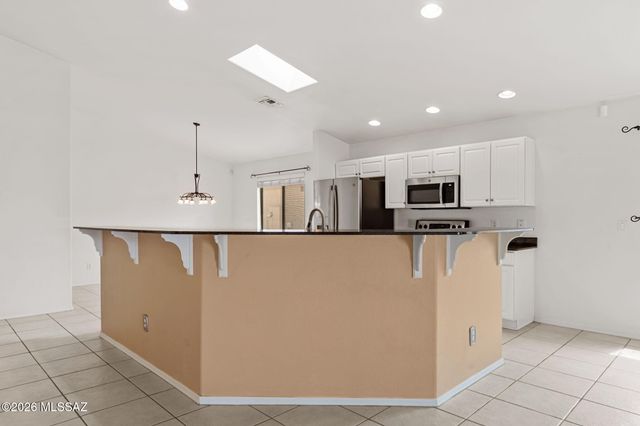 7700 N Sun Flair Drive, Tucson, AZ 85741