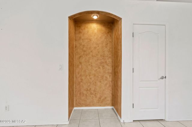 7700 N Sun Flair Drive, Tucson, AZ 85741