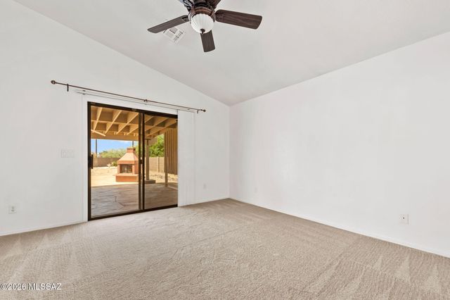 7700 N Sun Flair Drive, Tucson, AZ 85741