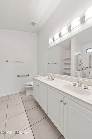 7700 N Sun Flair Drive, Tucson, AZ 85741
