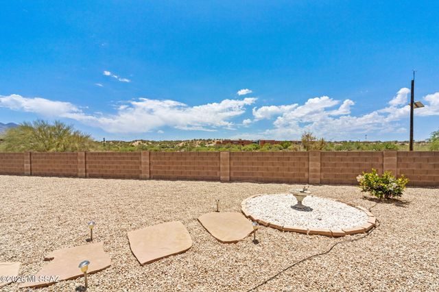 7700 N Sun Flair Drive, Tucson, AZ 85741